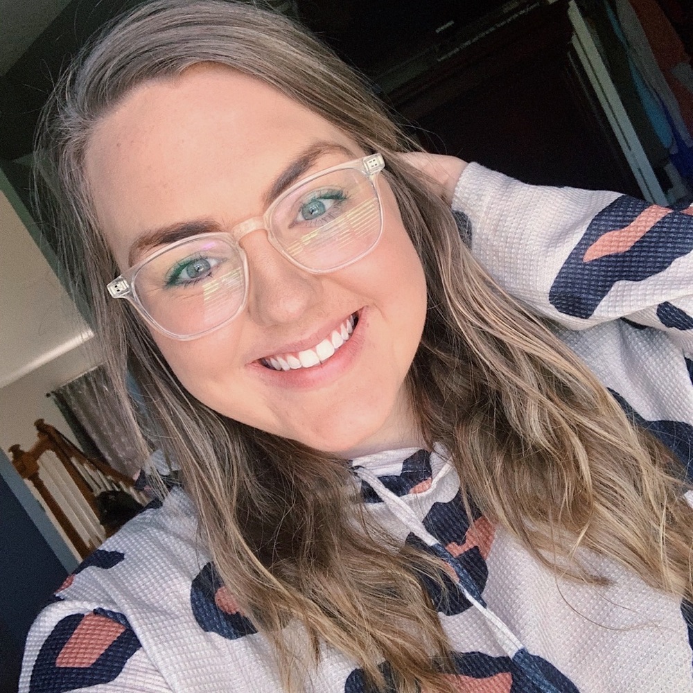 Meet your Posher, Emily
